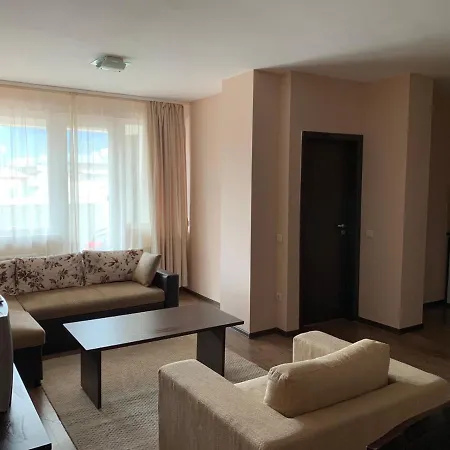 Royal Towers Apartment *